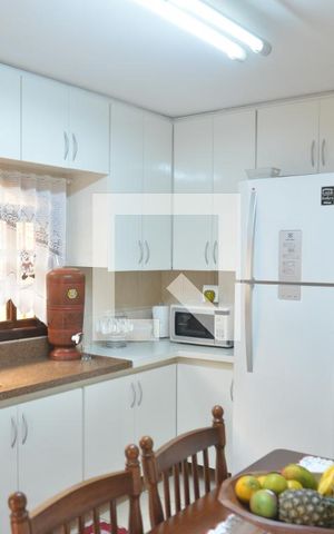 Casa à venda com 211m², 3 quartos e 3 vagasCozinha - Armários