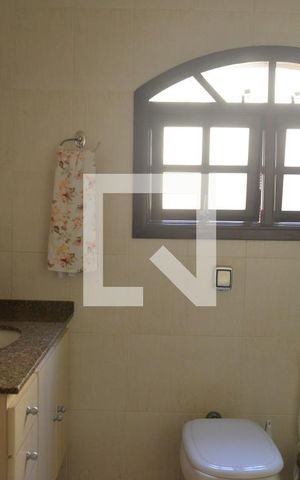 Casa à venda com 211m², 3 quartos e 3 vagasBanheiro da Suíte 1