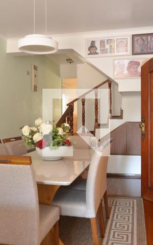 Casa à venda com 211m², 3 quartos e 3 vagasSala