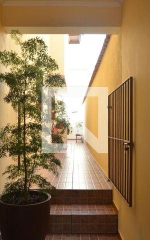 Casa à venda com 211m², 3 quartos e 3 vagasQuintal