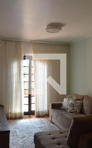 Casa à venda com 211m², 3 quartos e 3 vagasSala