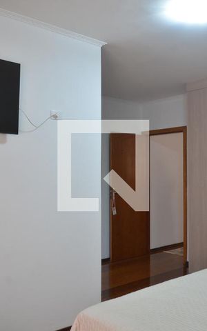 Casa à venda com 211m², 3 quartos e 3 vagasQuarto Suite 2