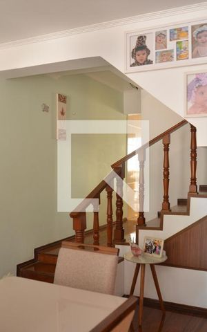 Casa à venda com 211m², 3 quartos e 3 vagasSala
