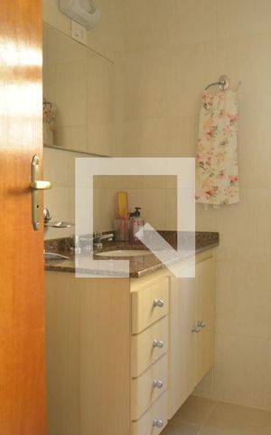 Casa à venda com 211m², 3 quartos e 3 vagasBanheiro da Suíte 1