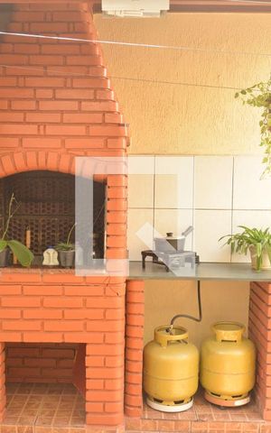 Casa à venda com 211m², 3 quartos e 3 vagasÁrea Goumert