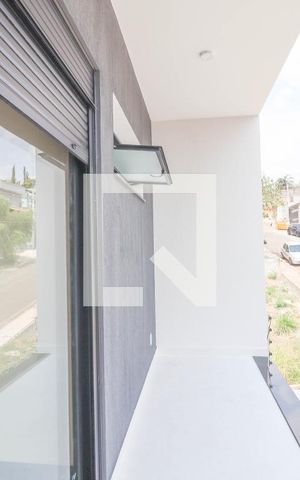 Casa à venda com 168m², 3 quartos e 2 vagas Casa à venda com 168m², 3 quartos e 2 vagasSuíte varanda