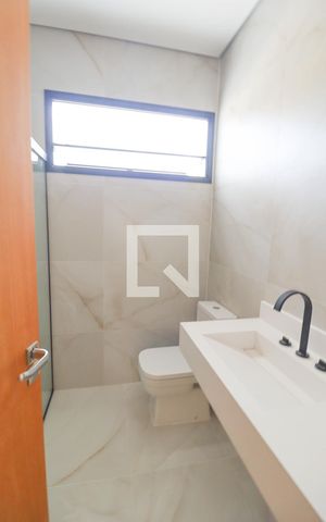 Casa à venda com 168m², 3 quartos e 2 vagas Casa à venda com 168m², 3 quartos e 2 vagasSuíte