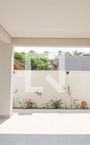 Casa à venda com 168m², 3 quartos e 2 vagas Casa à venda com 168m², 3 quartos e 2 vagasGaragem