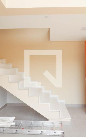 Casa à venda com 168m², 3 quartos e 2 vagas Casa à venda com 168m², 3 quartos e 2 vagasSala