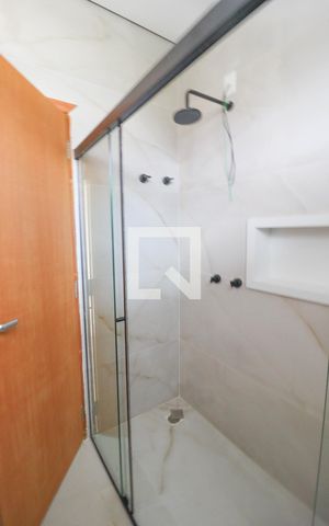Casa à venda com 168m², 3 quartos e 2 vagas Casa à venda com 168m², 3 quartos e 2 vagasSuíte