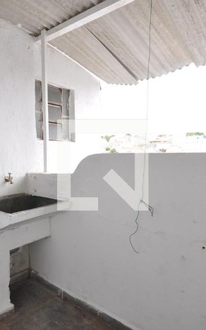Casa para alugar com 30m², 1 quarto e sem vagaÁrea de Serviço
