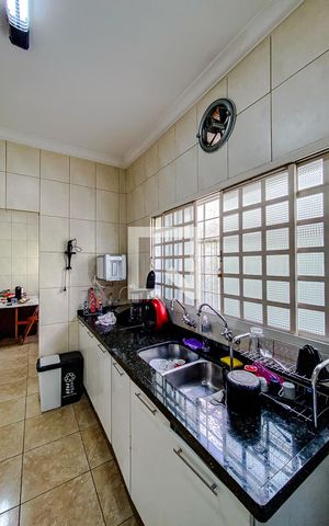 Casa à venda com 375m², 5 quartos e 3 vagasCozinha