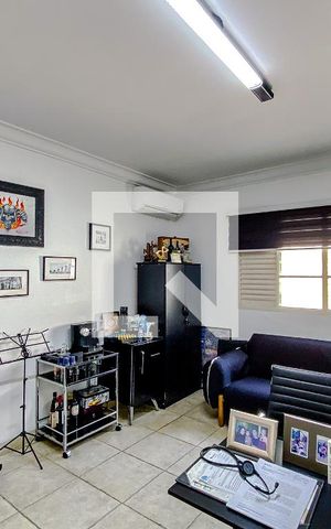 Casa à venda com 375m², 5 quartos e 3 vagasQuarto 5