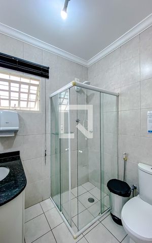 Casa à venda com 375m², 5 quartos e 3 vagasBanheiro 2