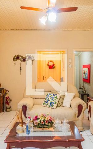 Casa à venda com 430m², 4 quartos e 1 vaga Casa à venda com 430m², 4 quartos e 1 vagaSala