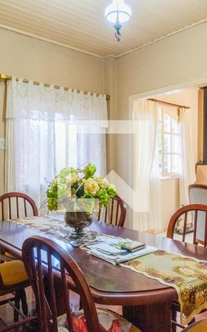 Casa à venda com 430m², 4 quartos e 1 vaga Casa à venda com 430m², 4 quartos e 1 vagaSala
