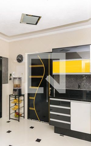 Apartamento à venda com 77m², 2 quartos e 2 vagasCozinha