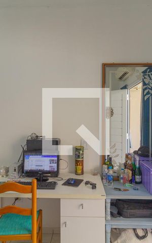 Casa para alugar com 57m², 2 quartos e 1 vaga Casa para alugar com 57m², 2 quartos e 1 vagaSala