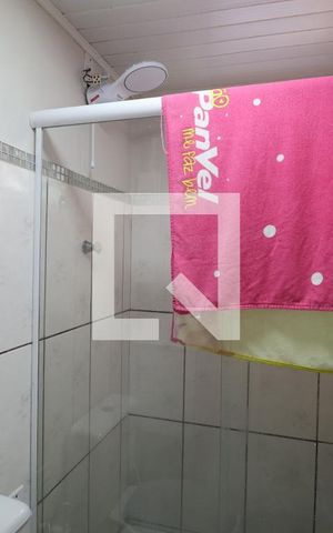Casa à venda com 200m², 4 quartos e 2 vagasBanheiro da Suíte