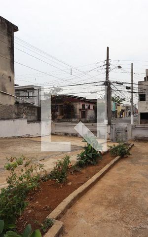 Casa à venda com 110m², 2 quartos e sem vagaQuintal/Jardim