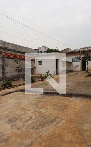 Casa à venda com 110m², 2 quartos e sem vagaQuintal/Jardim
