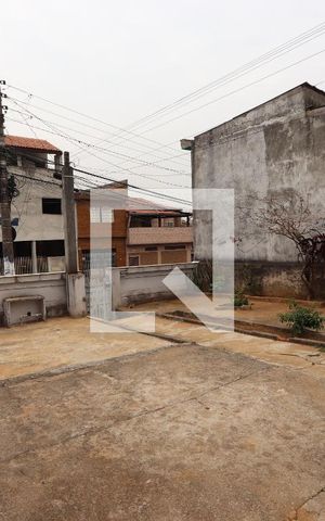 Casa à venda com 110m², 2 quartos e sem vagaQuintal/Jardim
