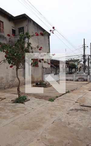 Casa à venda com 110m², 2 quartos e sem vagaQuintal/Jardim