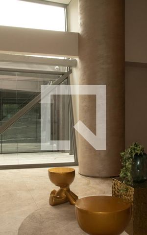 Studio para alugar com 35m², 1 quarto e sem vaga Studio para alugar com 35m², 1 quarto e sem vagaHall social