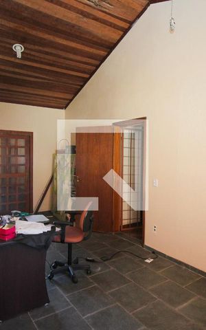 Casa para alugar com 302m², 3 quartos e 3 vagas Casa para alugar com 302m², 3 quartos e 3 vagasSala 2