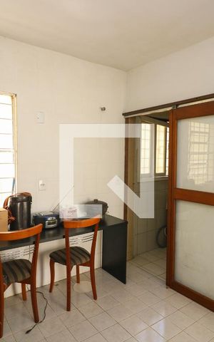Casa para alugar com 302m², 3 quartos e 3 vagas Casa para alugar com 302m², 3 quartos e 3 vagasCozinha