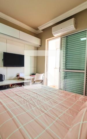 Apartamento à venda com 255m², 5 quartos e 4 vagasQuarto 2