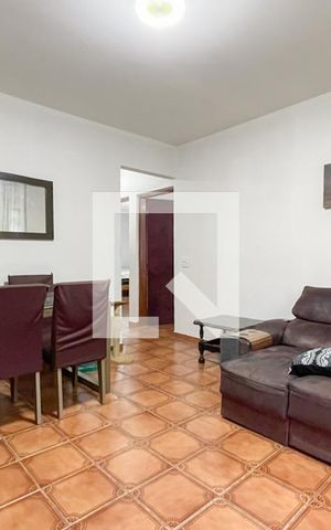 Casa à venda com 280m², 2 quartos e 2 vagas Casa à venda com 280m², 2 quartos e 2 vagasSala
