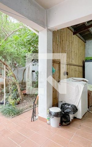 Casa à venda com 280m², 2 quartos e 2 vagas Casa à venda com 280m², 2 quartos e 2 vagasÁrea de Serviço
