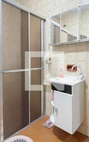 Casa à venda com 280m², 2 quartos e 2 vagas Casa à venda com 280m², 2 quartos e 2 vagasBanheiro Social