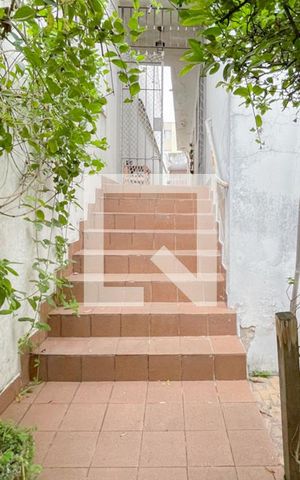 Casa à venda com 280m², 2 quartos e 2 vagas Casa à venda com 280m², 2 quartos e 2 vagasEntrada