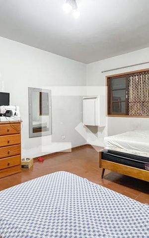 Casa à venda com 280m², 2 quartos e 2 vagas Casa à venda com 280m², 2 quartos e 2 vagasQuarto 2