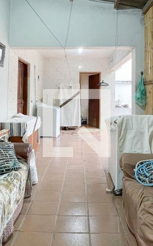 Casa à venda com 280m², 2 quartos e 2 vagas Casa à venda com 280m², 2 quartos e 2 vagasÁrea de Serviço