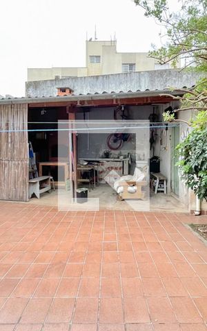 Casa à venda com 280m², 2 quartos e 2 vagas Casa à venda com 280m², 2 quartos e 2 vagasQuintal