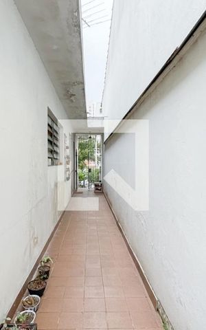 Casa à venda com 280m², 2 quartos e 2 vagas Casa à venda com 280m², 2 quartos e 2 vagasQuintal