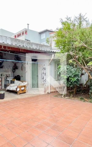 Casa à venda com 280m², 2 quartos e 2 vagas Casa à venda com 280m², 2 quartos e 2 vagasQuintal