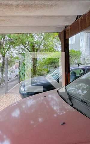 Casa à venda com 280m², 2 quartos e 2 vagas Casa à venda com 280m², 2 quartos e 2 vagasGaragem
