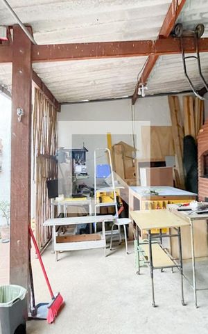 Casa à venda com 280m², 2 quartos e 2 vagas Casa à venda com 280m², 2 quartos e 2 vagasÁrea - Churrasqueira