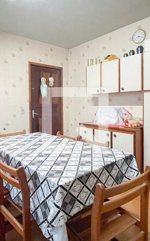 Casa à venda com 280m², 2 quartos e 2 vagas Casa à venda com 280m², 2 quartos e 2 vagasCozinha