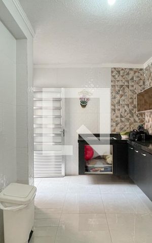 Casa à venda com 170m², 3 quartos e 2 vagas Casa à venda com 170m², 3 quartos e 2 vagasÁrea de Serviço