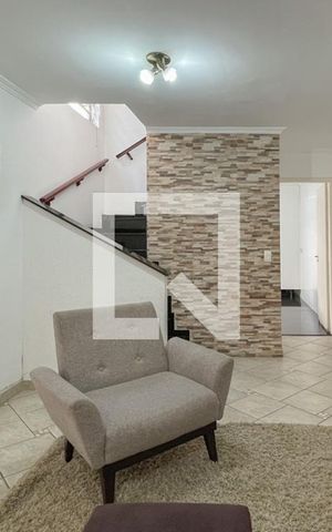 Casa à venda com 170m², 3 quartos e 2 vagas Casa à venda com 170m², 3 quartos e 2 vagasSala