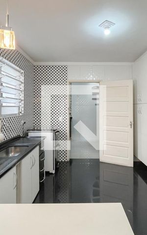 Casa à venda com 170m², 3 quartos e 2 vagas Casa à venda com 170m², 3 quartos e 2 vagasCozinha