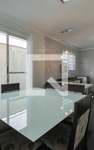 Casa à venda com 170m², 3 quartos e 2 vagas Casa à venda com 170m², 3 quartos e 2 vagasCopa