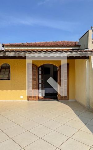 Casa à venda com 170m², 3 quartos e 2 vagas Casa à venda com 170m², 3 quartos e 2 vagasSacada - Suíte