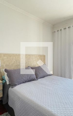 Casa à venda com 170m², 3 quartos e 2 vagas Casa à venda com 170m², 3 quartos e 2 vagasSuíte
