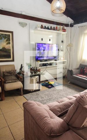 Casa à venda com 147m², 4 quartos e 4 vagasSala 2